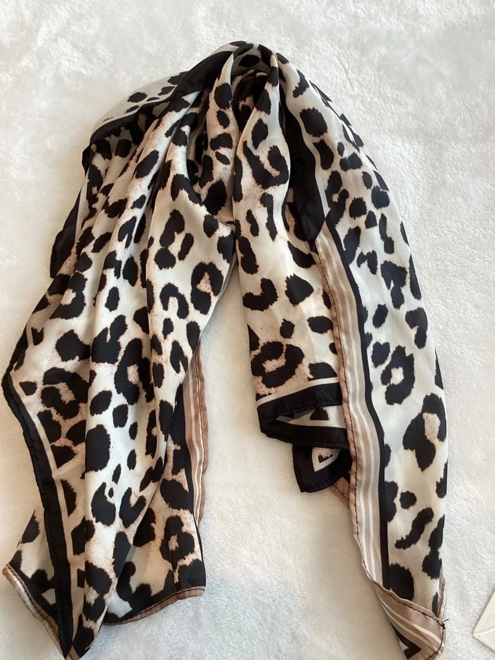 🐆Anthropologie Printed Scarf Hair Head Bag New Animal Print Leopard Black White